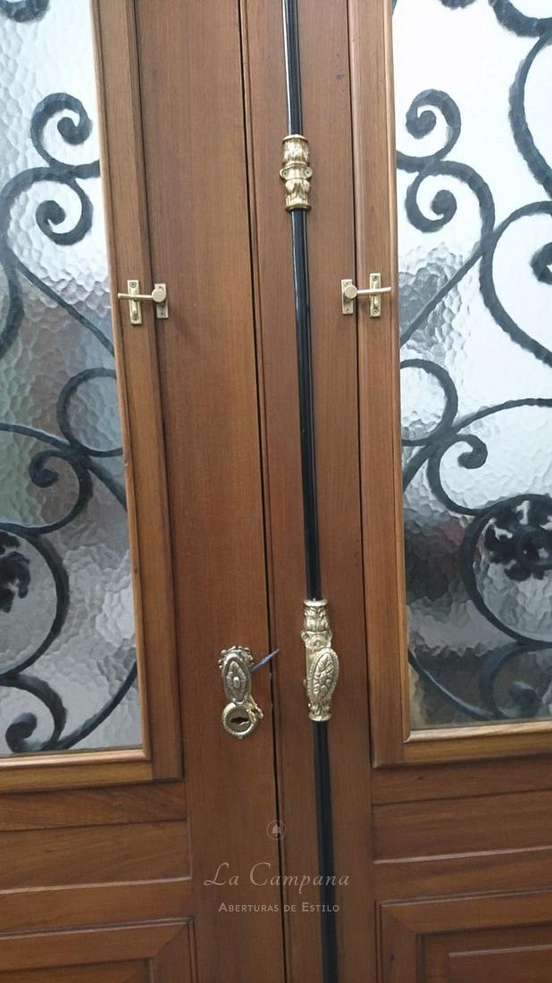 Puerta doble hoja de cedro